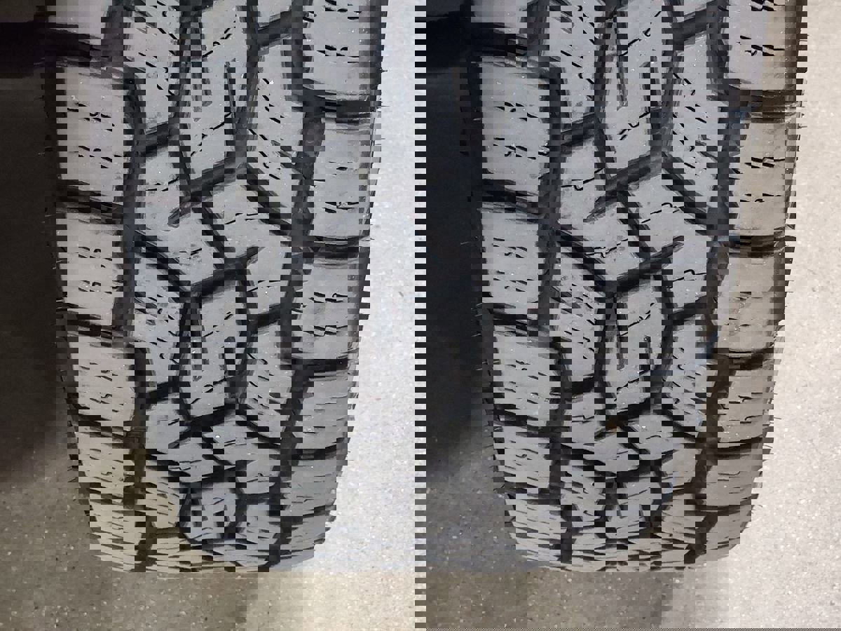 Used 2024 RAM 2500 Limited w/ Safety Group image 32