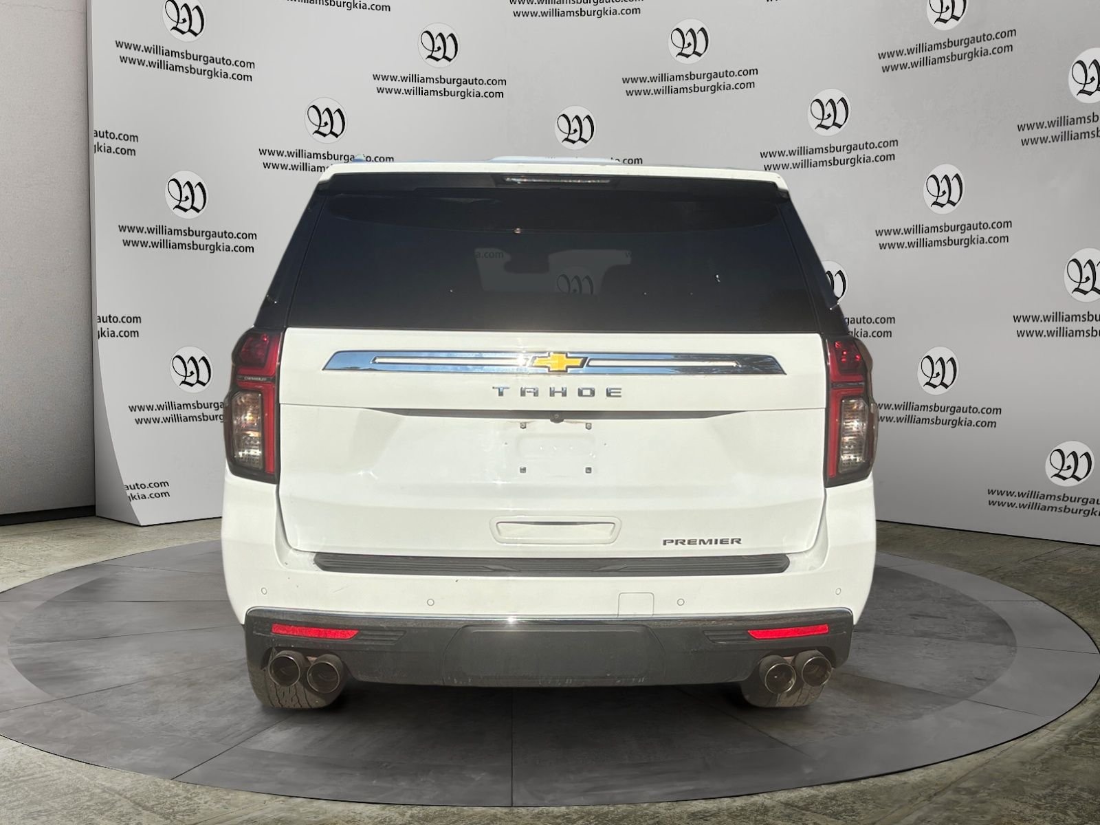 Used 2024 Chevrolet Tahoe Premier AWD/4WD image 4