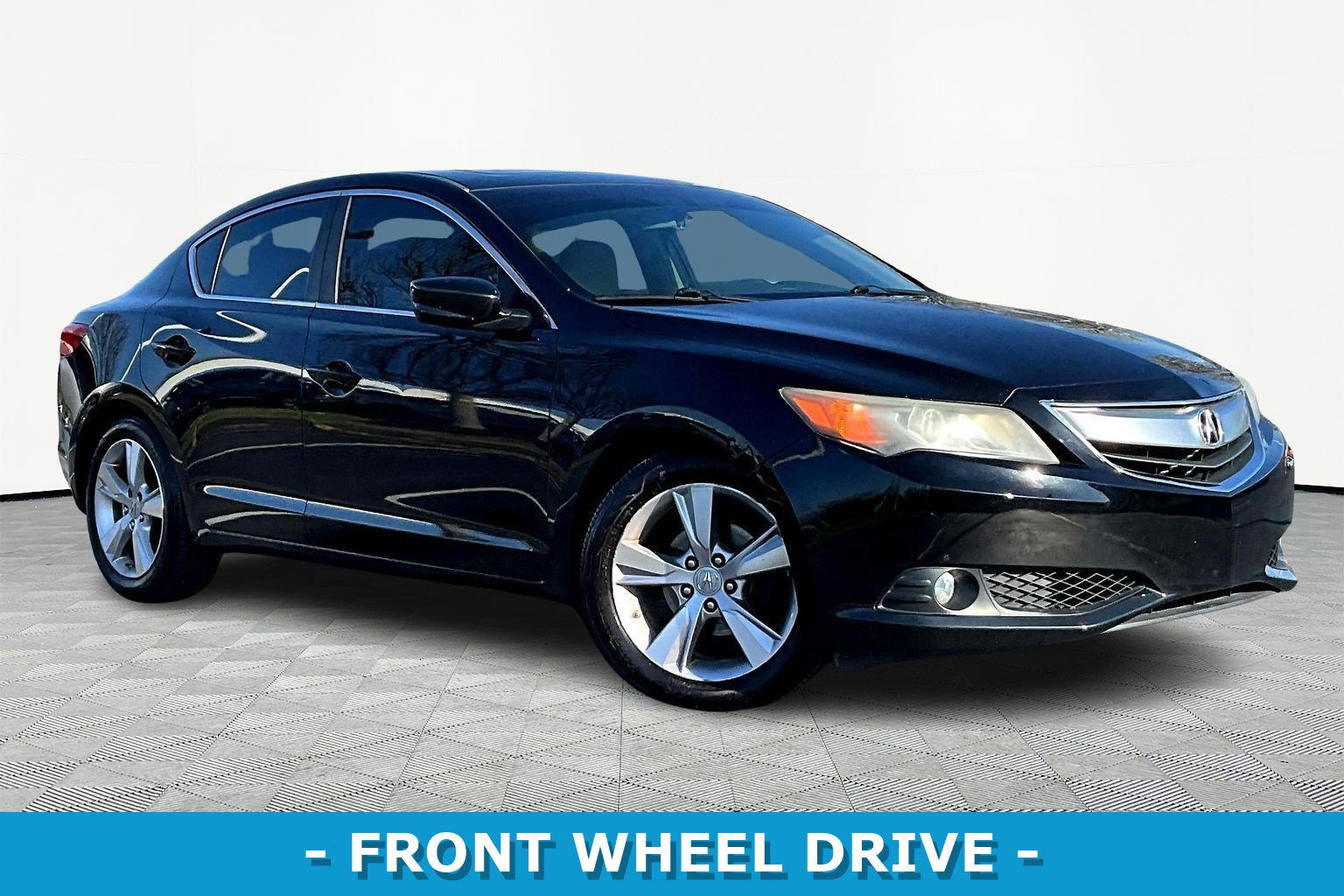 Used 2014 Acura ILX w/ Technology Package image 3
