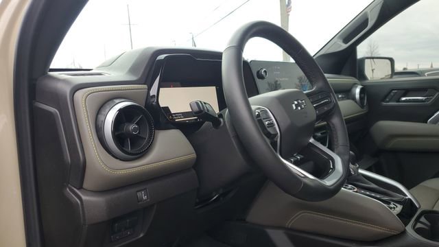 Used 2024 Chevrolet Colorado ZR2 w/ ZR2 Convenience Package III AWD/4WD image 10