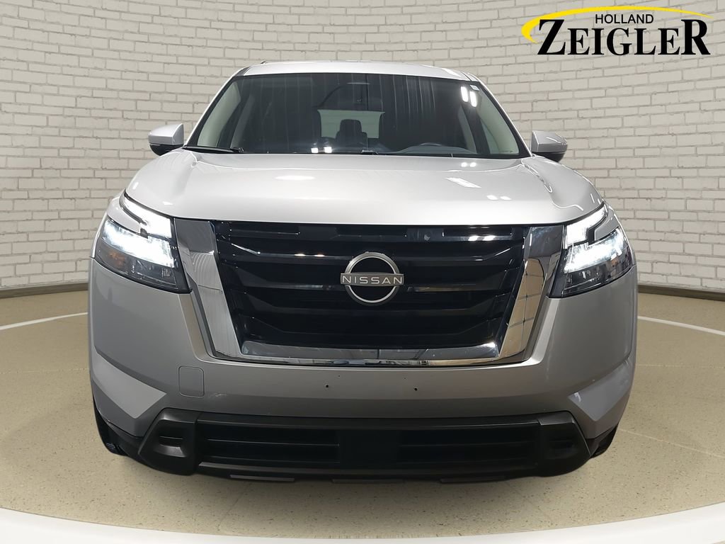 Used 2025 Nissan Pathfinder SV video 2