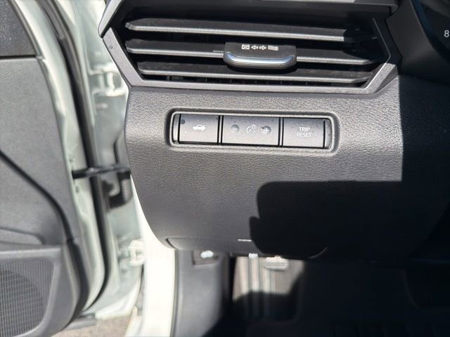 Used 2025 Nissan Altima 2.5 SR image 12