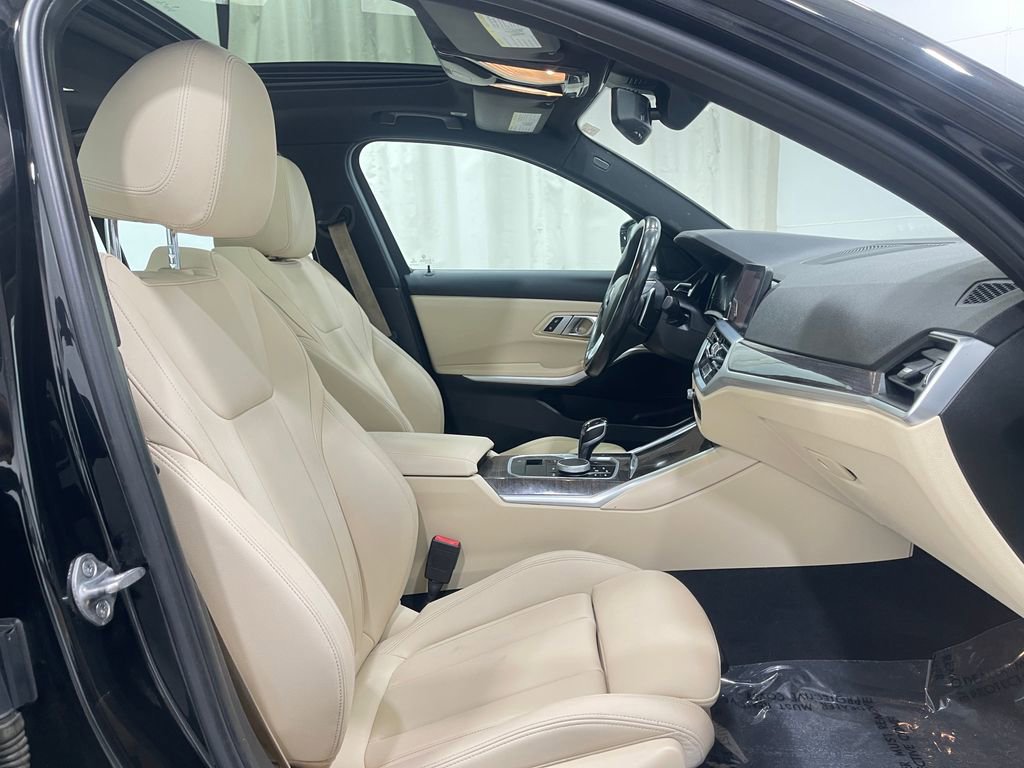 Used 2020 BMW 330i Sedan w/ Convenience Package image 31