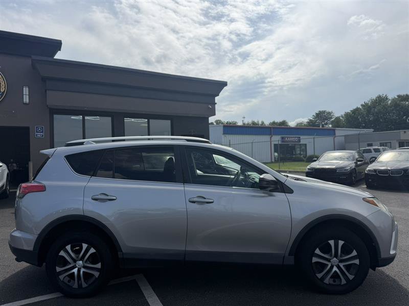 Used 2016 Toyota RAV4 LE AWD/4WD image 6