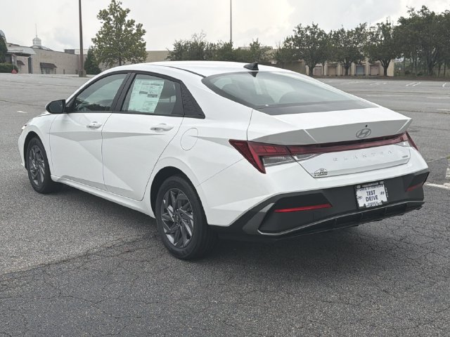New 2026 Hyundai Elantra Hybrid FWD image 6