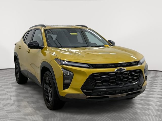 Used 2025 Chevrolet Trax ACTIV w/ Sunroof Package image 1
