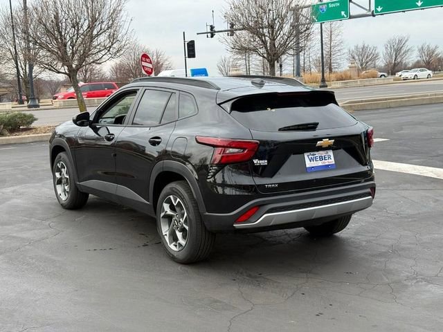 Used 2025 Chevrolet Trax LT w/ Driver Confidence Package image 3