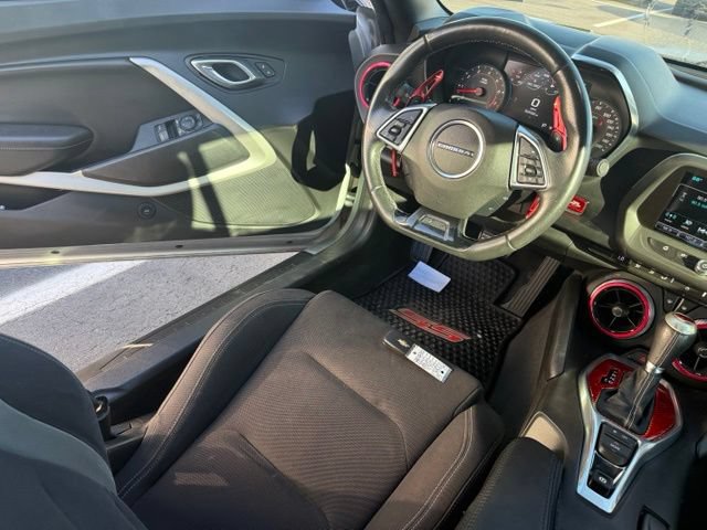 Used 2017 Chevrolet Camaro SS RWD image 10