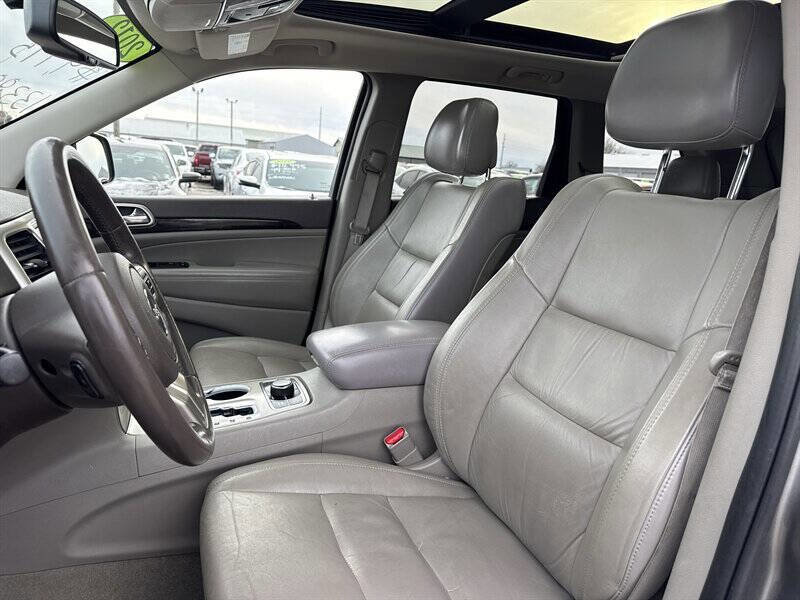 Used 2012 Jeep Grand Cherokee Laredo image 14