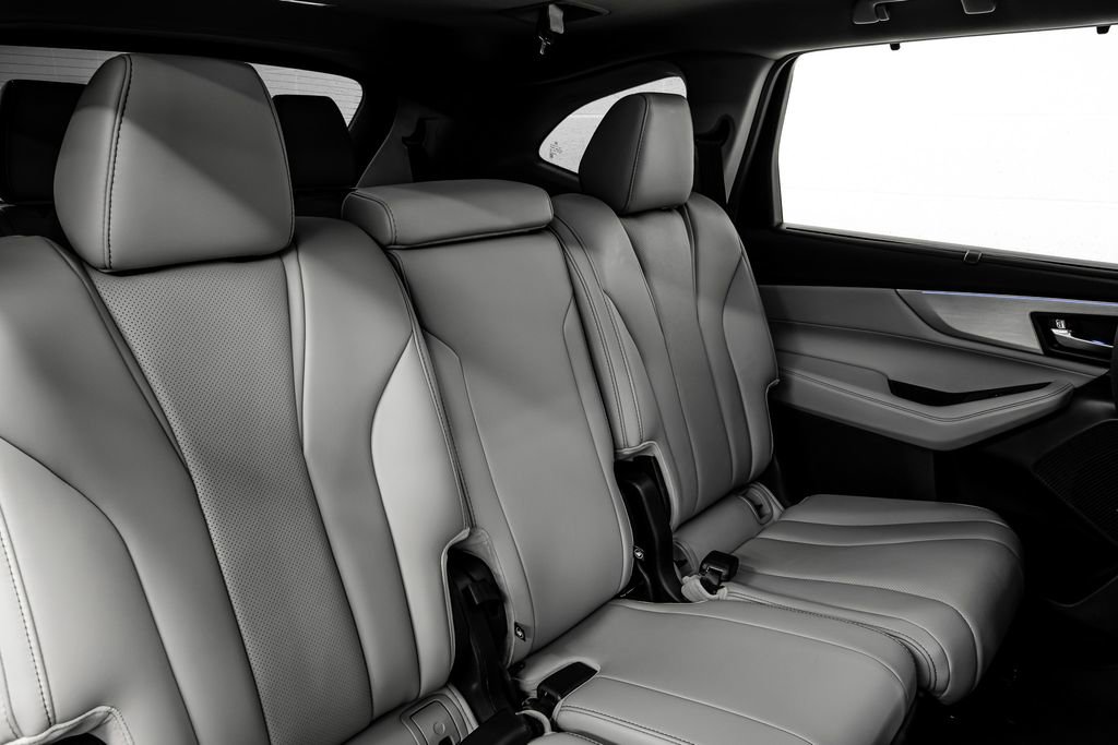 Certified 2023 Acura MDX FWD w/ Technology Package image 35