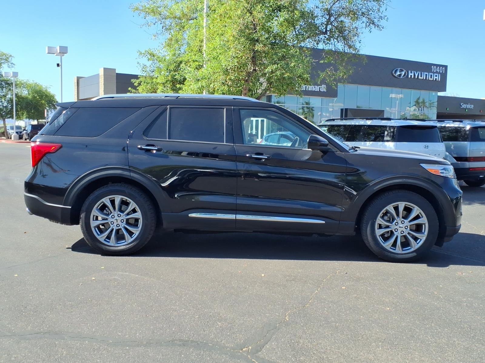 Used 2024 Ford Explorer Limited image 6