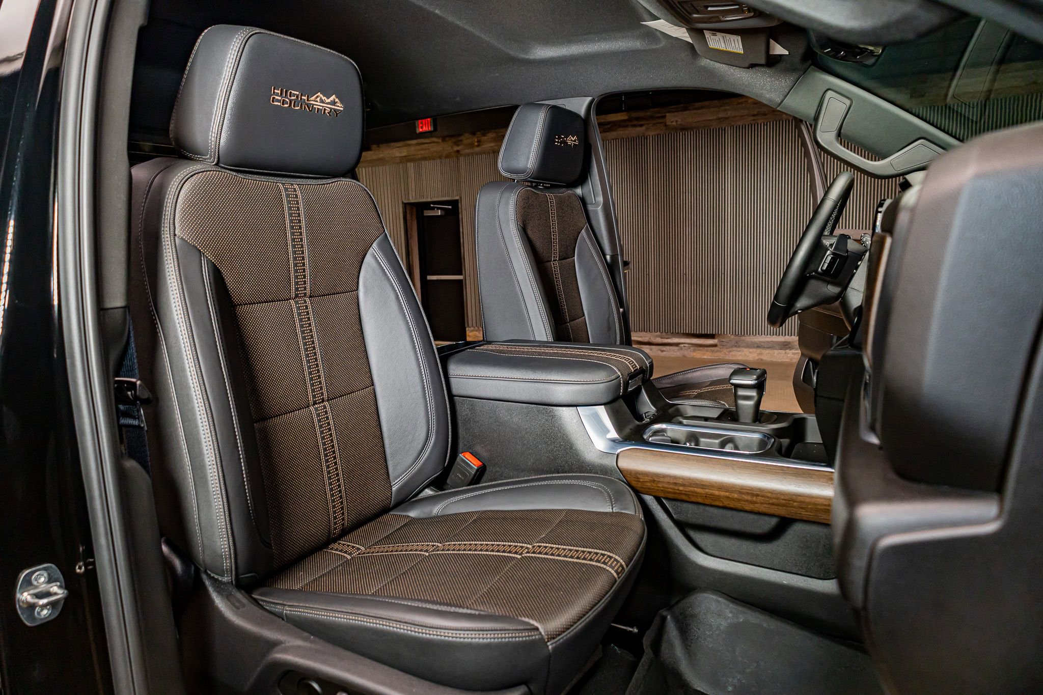 Used 2024 Chevrolet Silverado 1500 High Country w/ Technology Package image 28