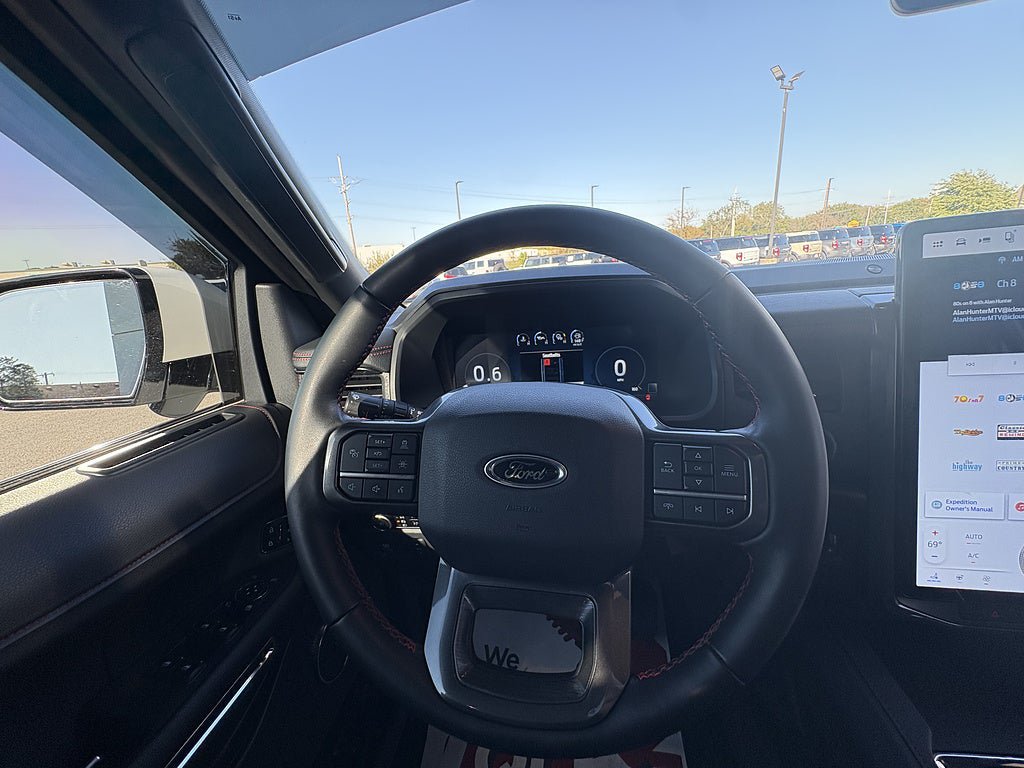 Used 2023 Ford Expedition Limited AWD/4WD image 28