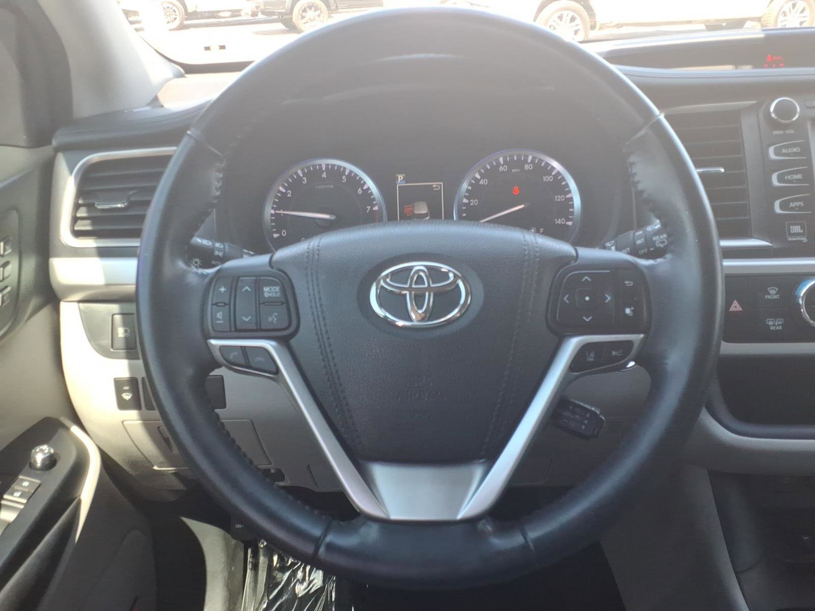 Certified 2017 Toyota Highlander Limited image 14