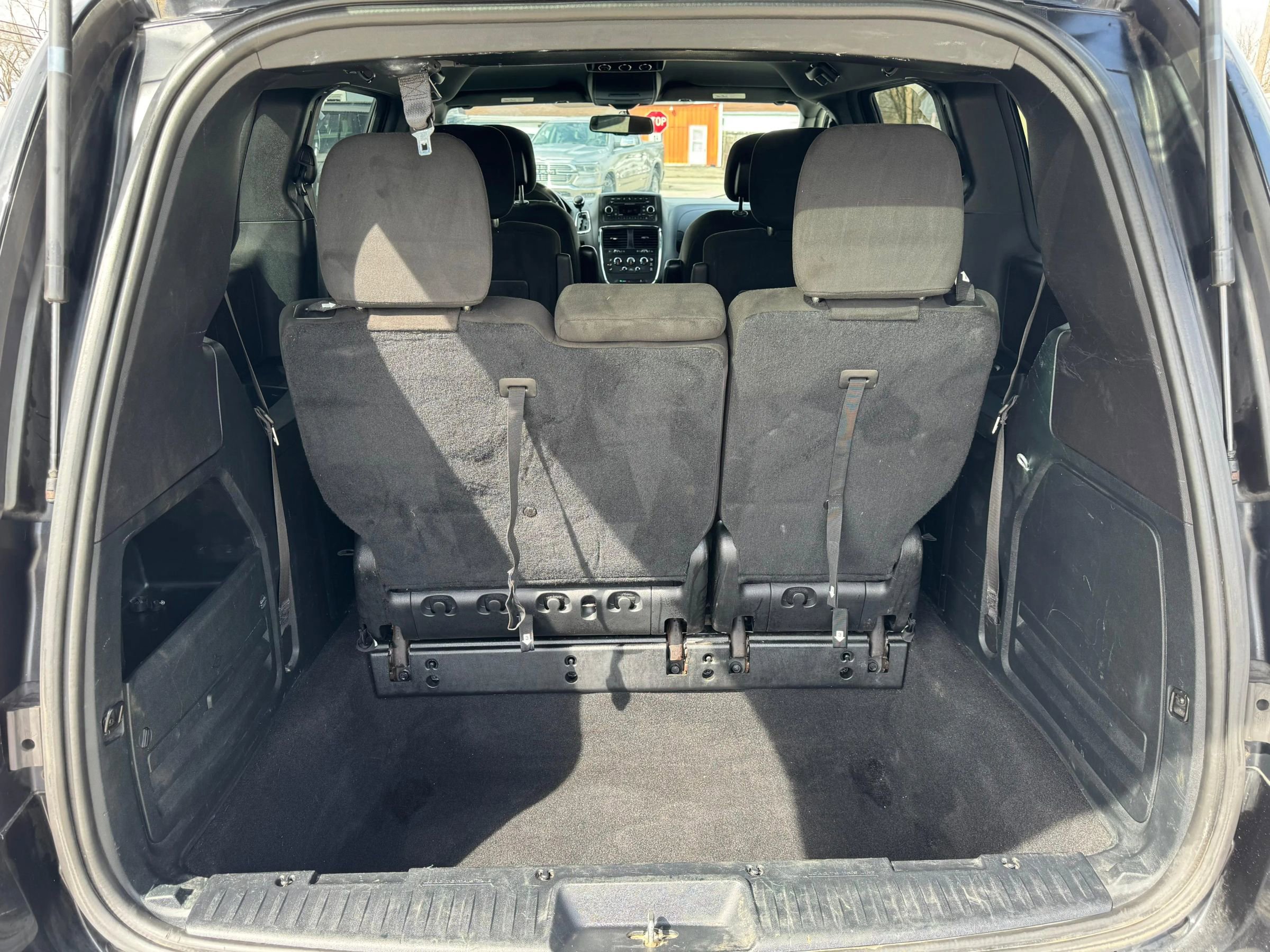 Used 2015 Dodge Grand Caravan SE image 9