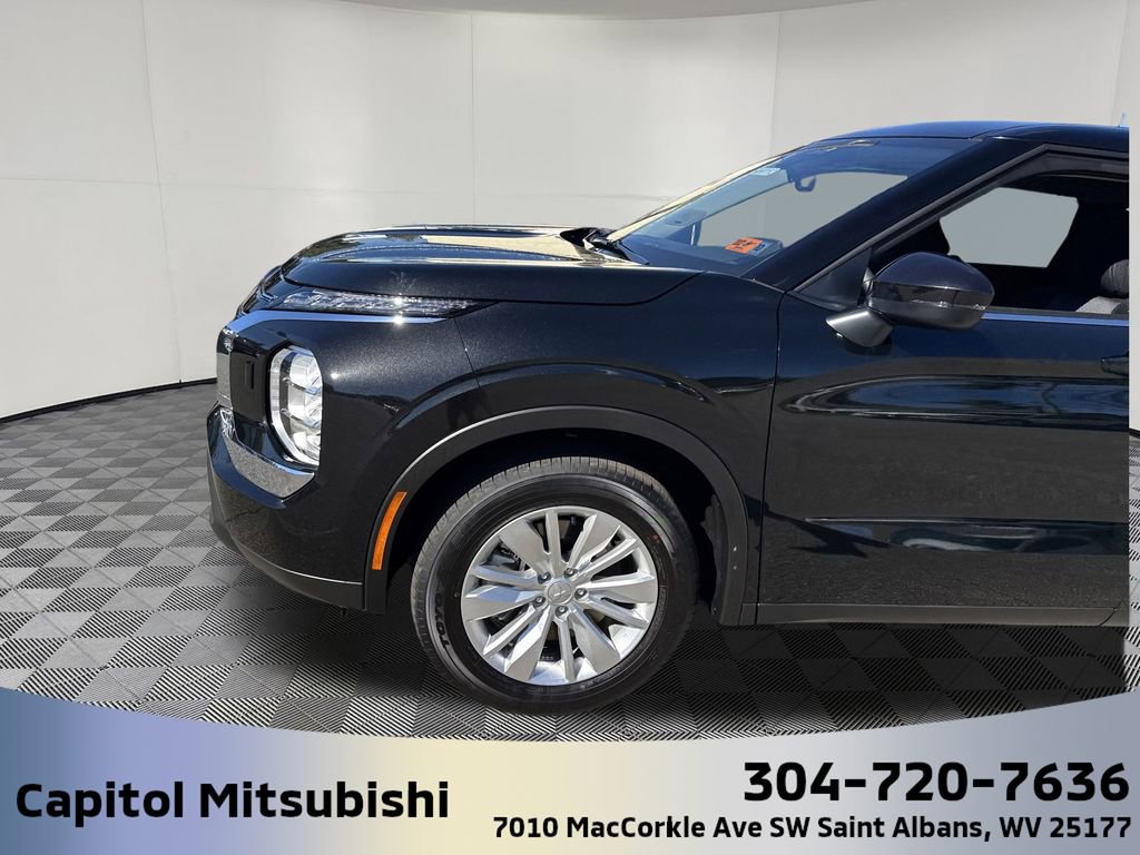 New 2025 Mitsubishi Outlander ES image 10