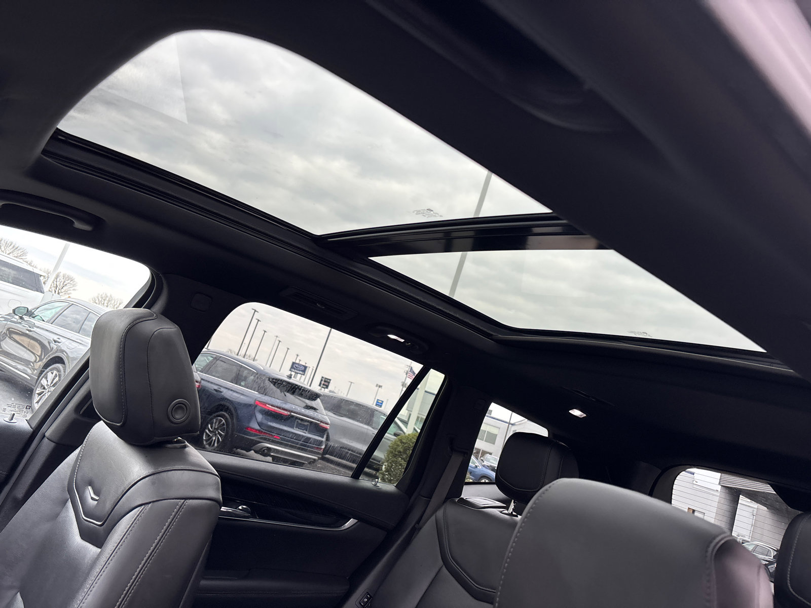 Used 2020 Cadillac XT6 Premium Luxury image 25