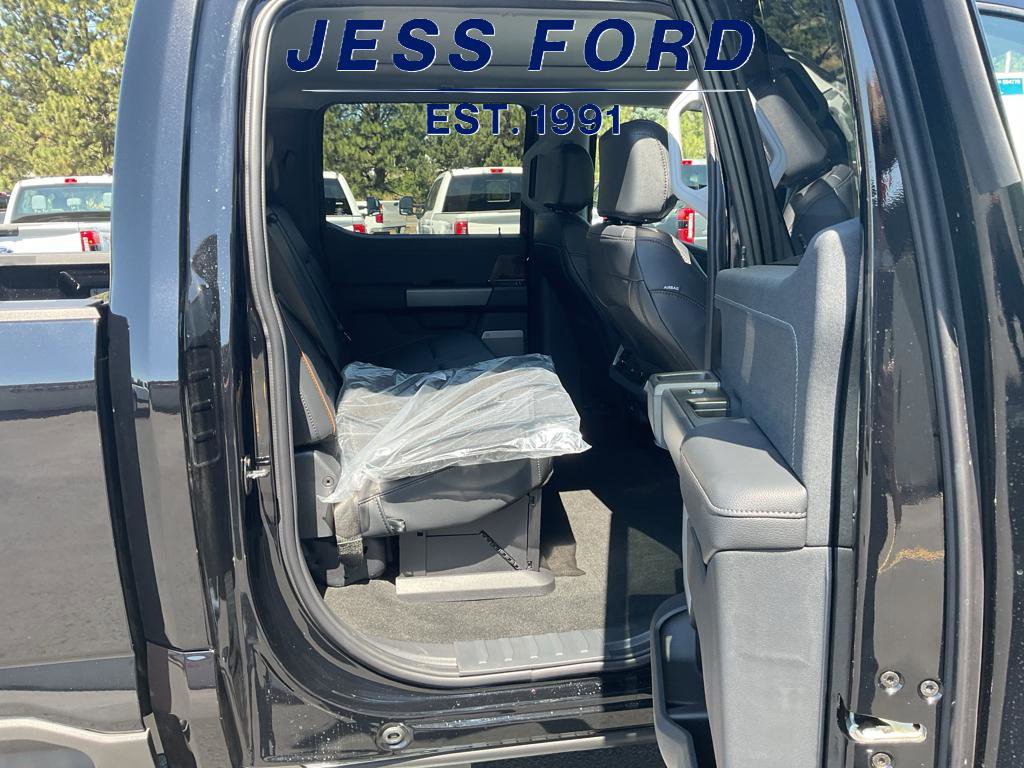 New 2025 Ford F350 Lariat image 13