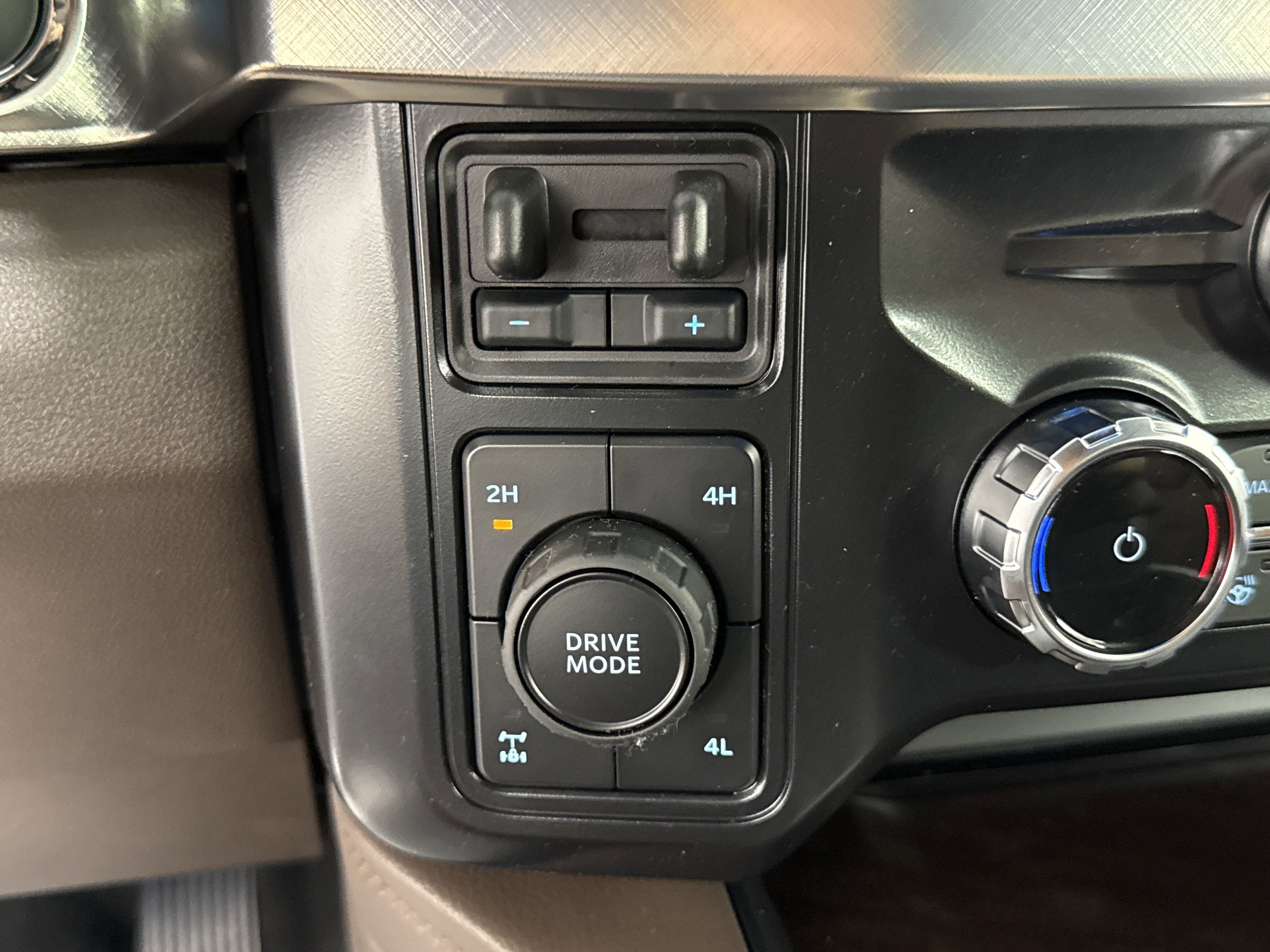 New 2025 Ford F250 King Ranch w/ Chrome Package image 25