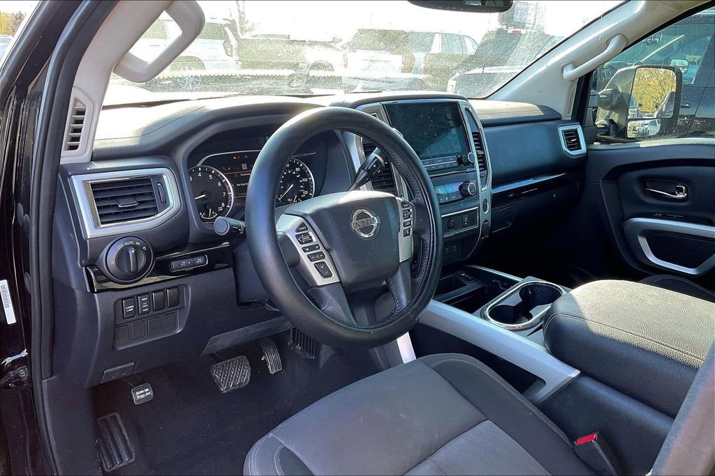 Used 2020 Nissan Titan SV w/ SV Convenience Package image 5