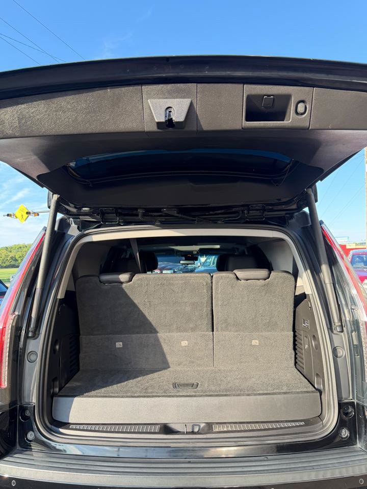 Used 2019 Cadillac Escalade Luxury AWD/4WD image 23