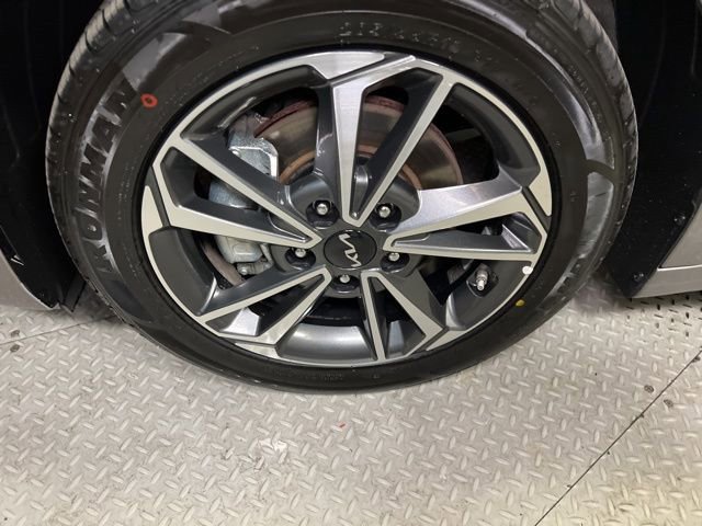 Used 2024 Kia Forte LXS image 17