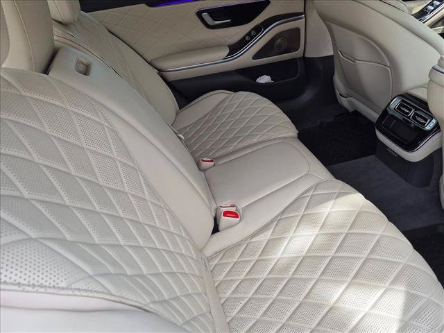 Used 2024 Mercedes-Benz S 580e 4MATIC Sedan w/ AMG Line image 19