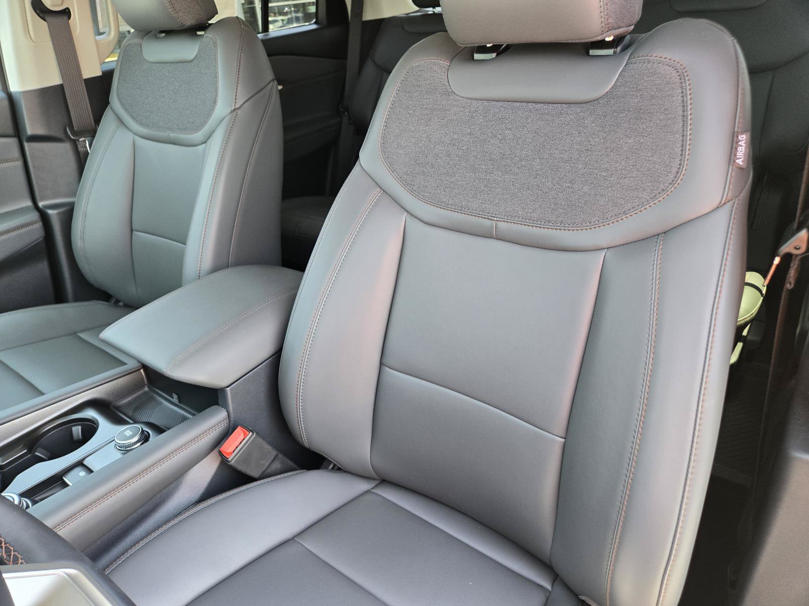 New 2026 Ford Explorer Active w/ Active Comfort Package AWD/4WD image 17