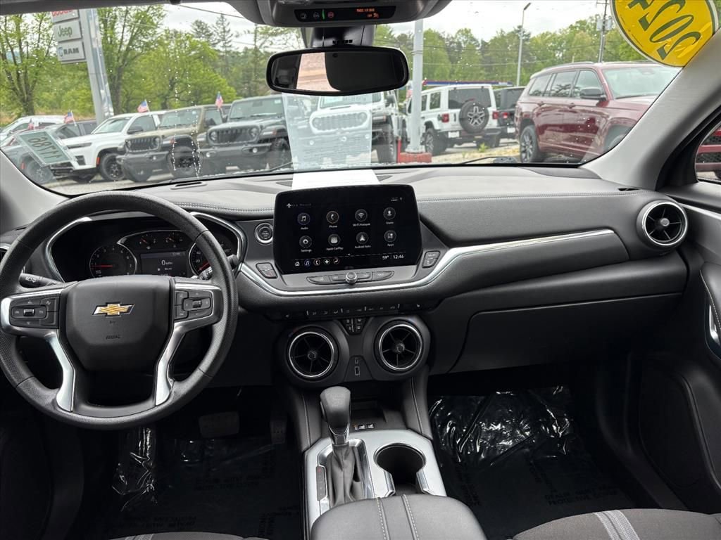 Used 2024 Chevrolet Blazer LT w/ Convenience Package FWD image 6
