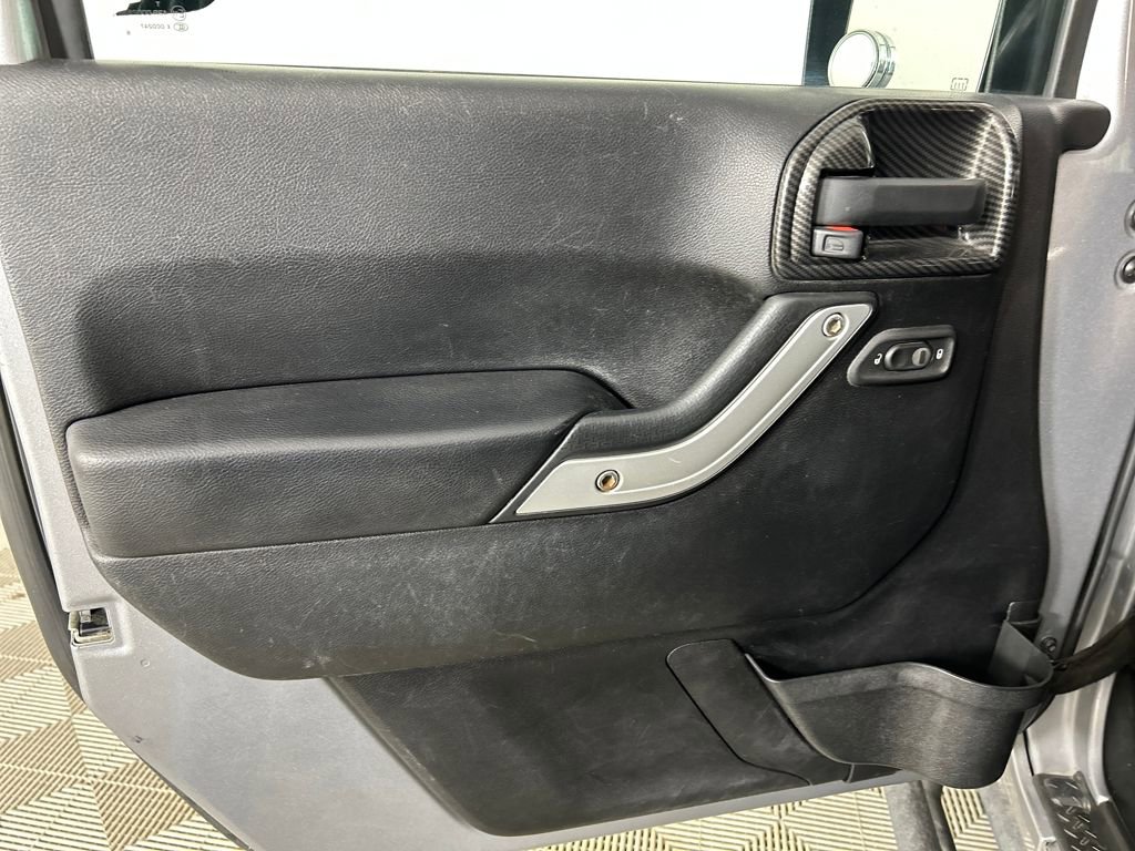 Used 2014 Jeep Wrangler Rubicon w/ Power Convenience Group image 12
