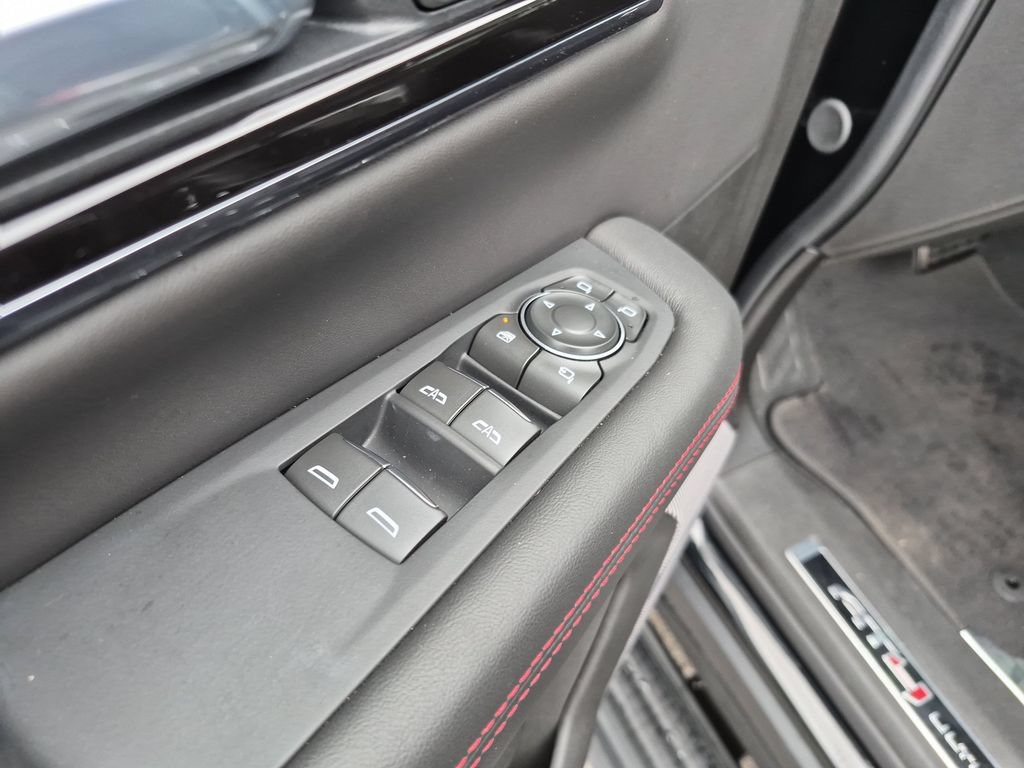 Certified 2025 GMC Yukon AT4 Ultimate AWD/4WD image 24