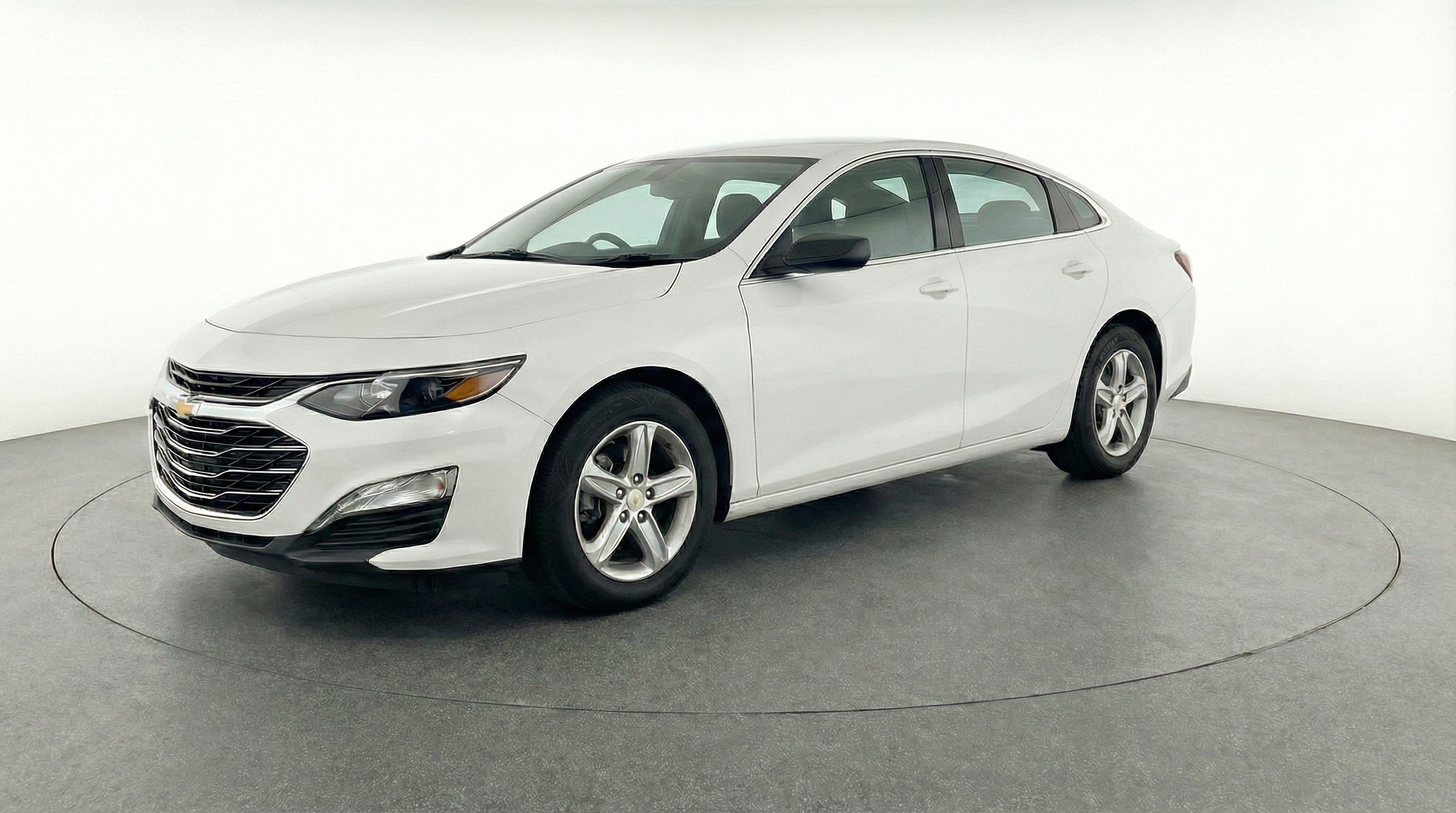Used 2024 Chevrolet Malibu LT FWD image 3