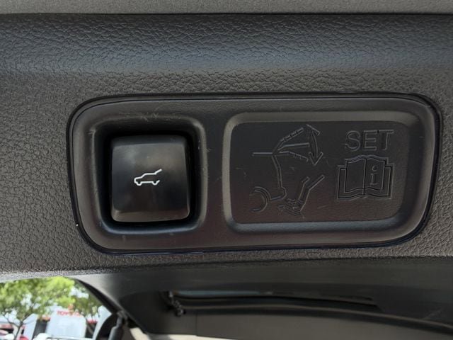 Used 2024 Ford Expedition Max XLT AWD/4WD image 33