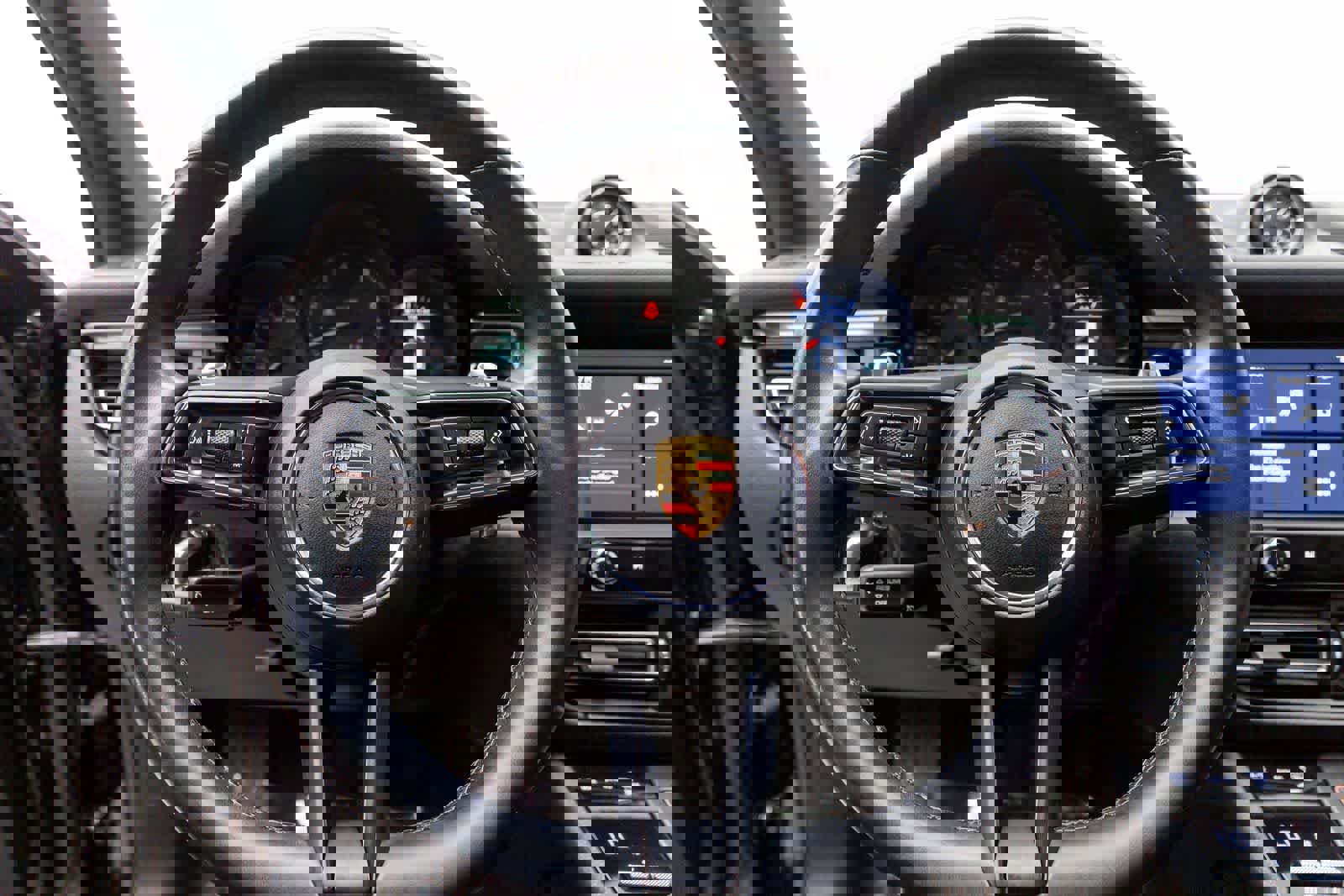 Used 2022 Porsche Macan image 14