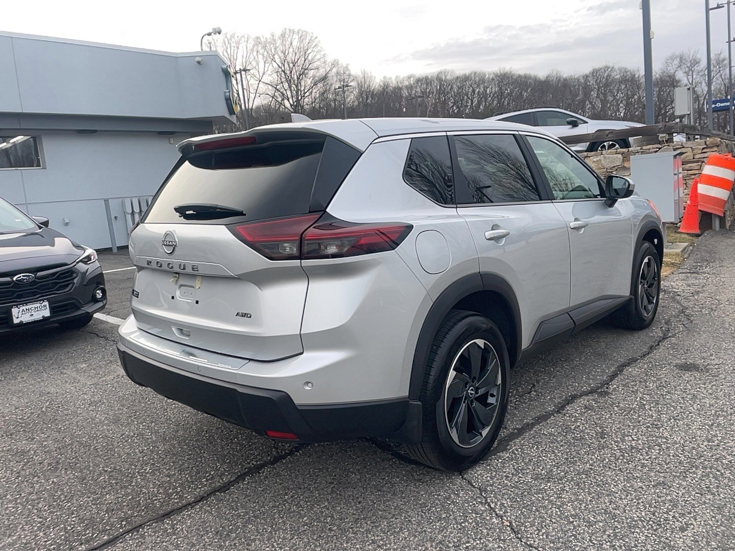 Used 2025 Nissan Rogue SV AWD/4WD image 7