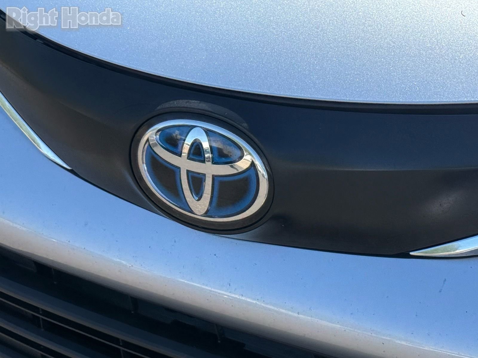 Used 2024 Toyota Sienna XLE FWD image 32