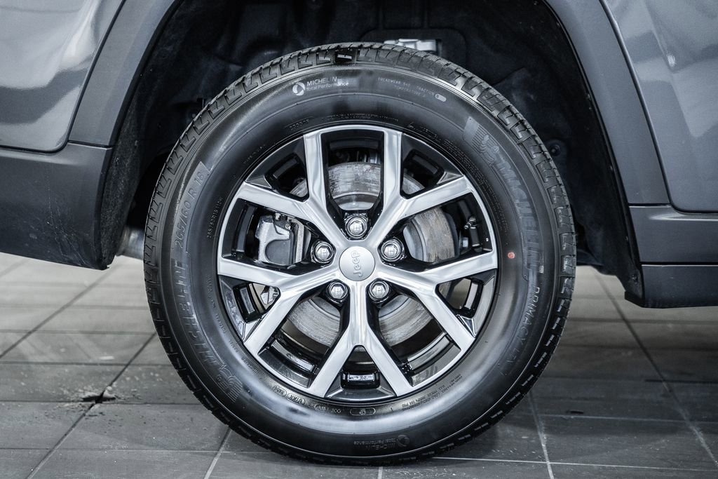 Used 2024 Jeep Grand Cherokee L Limited w/ Luxury Tech Group II image 25