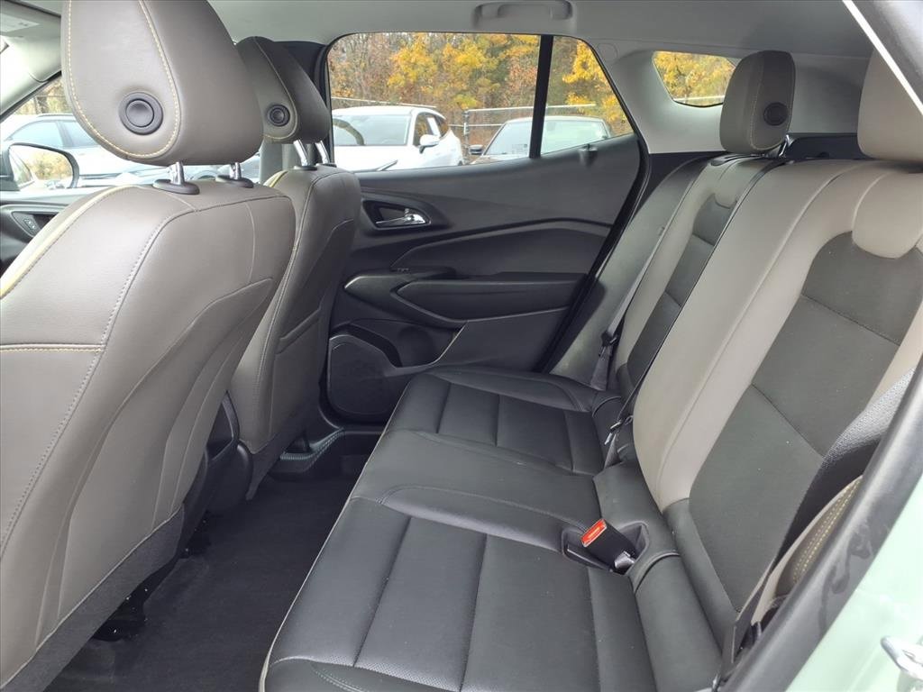 Used 2025 Chevrolet Trax ACTIV w/ Sunroof Package image 19