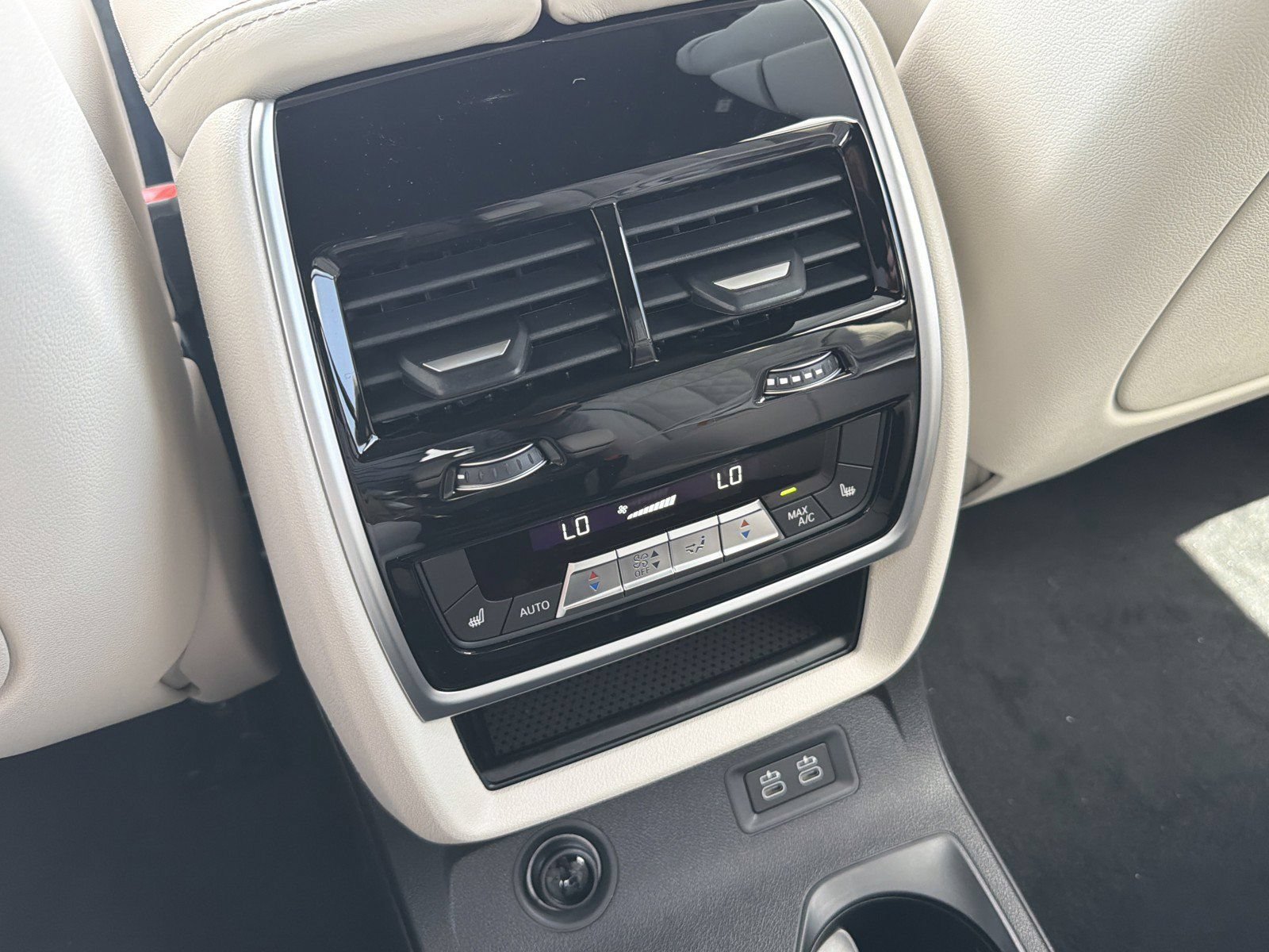 New 2027 BMW X7 M60i AWD/4WD image 19