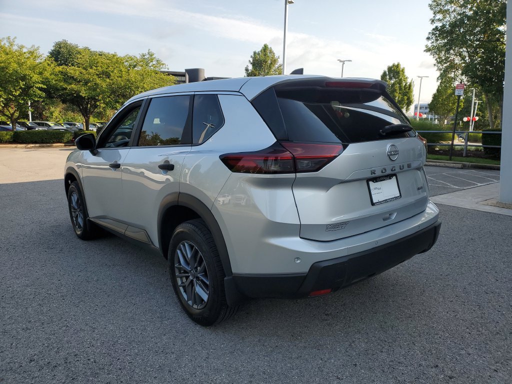 Certified 2025 Nissan Rogue S AWD/4WD image 3