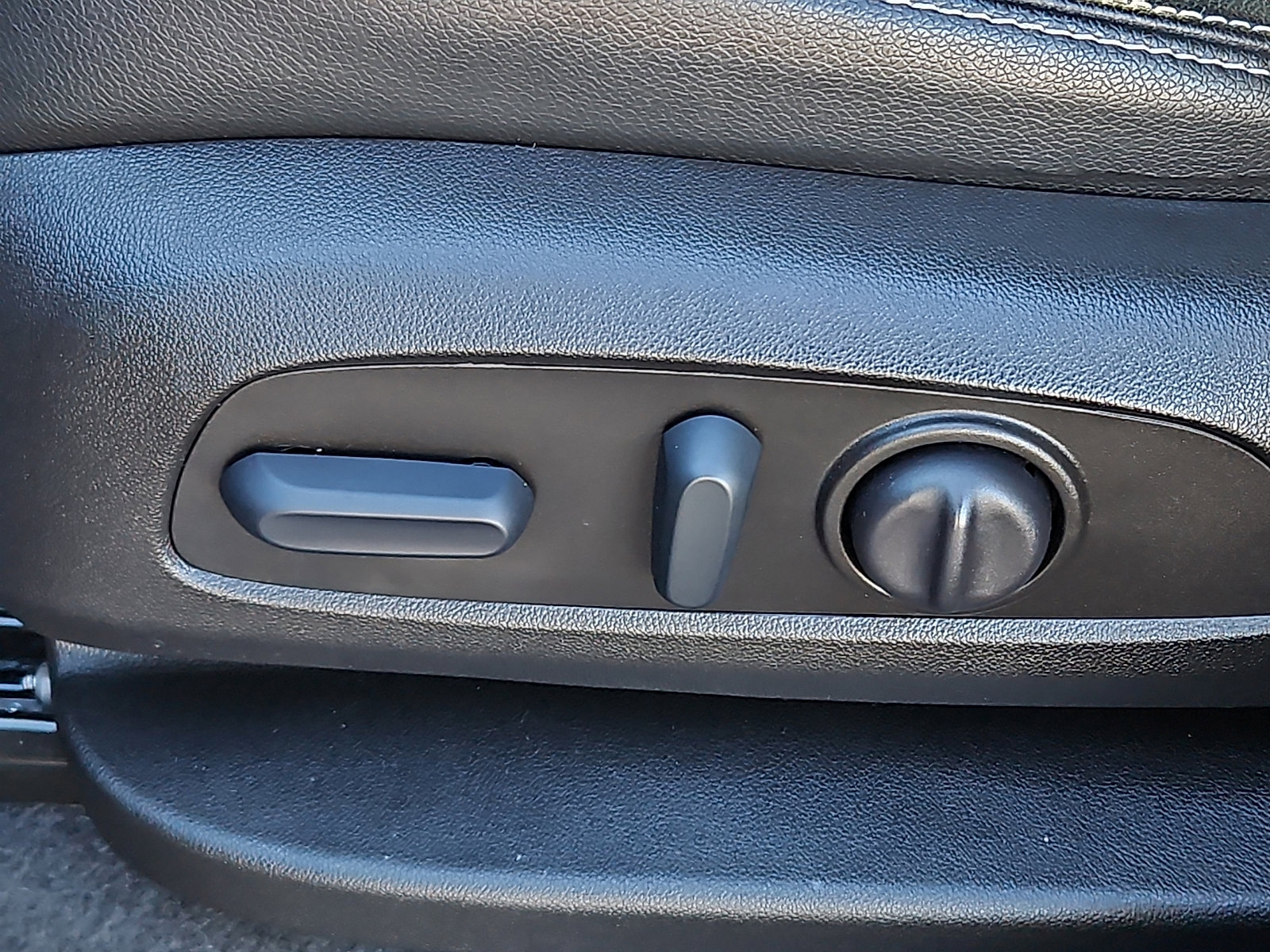 Certified 2022 GMC Terrain SLT w/ Tech Package image 26