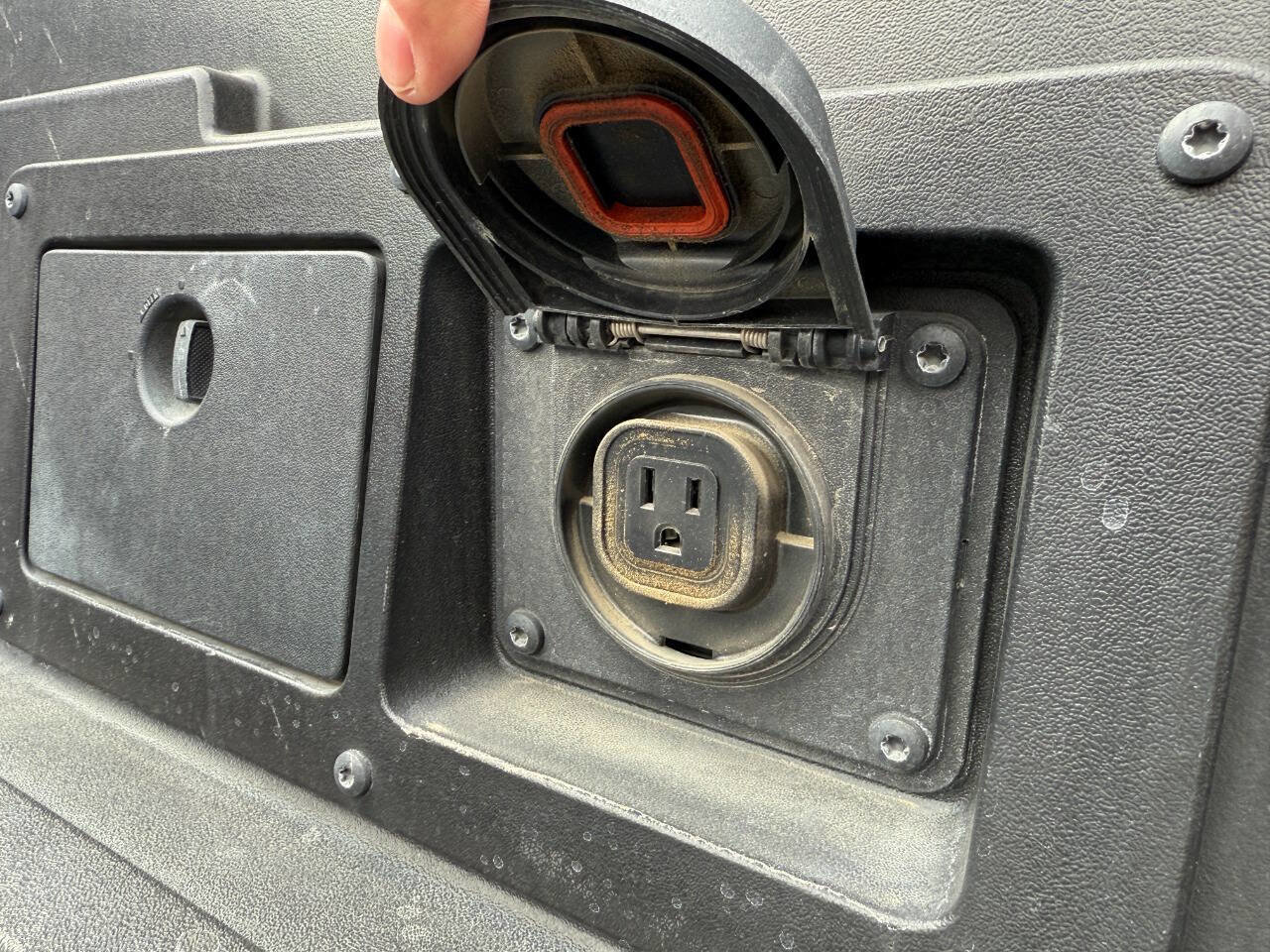 Used 2020 Toyota Tacoma TRD Sport w/ Technology Package image 15