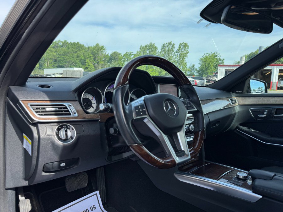 Used 2014 Mercedes-Benz E 550 4MATIC Sedan image 14