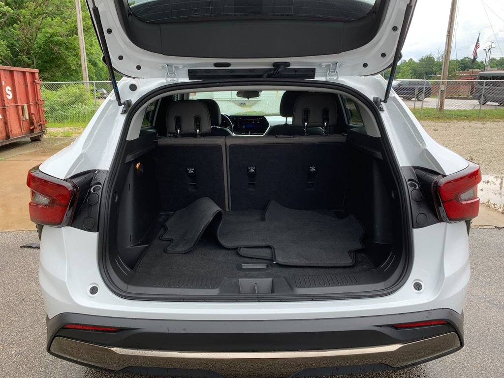 Used 2024 Chevrolet Trax ACTIV FWD image 18