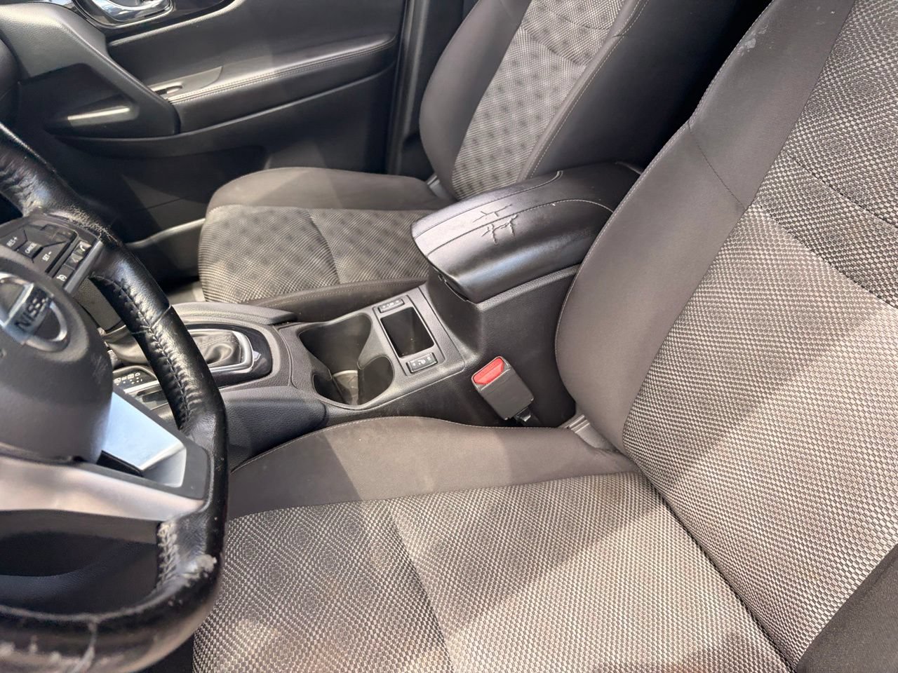 Certified 2022 Nissan Rogue Sport SV FWD image 19
