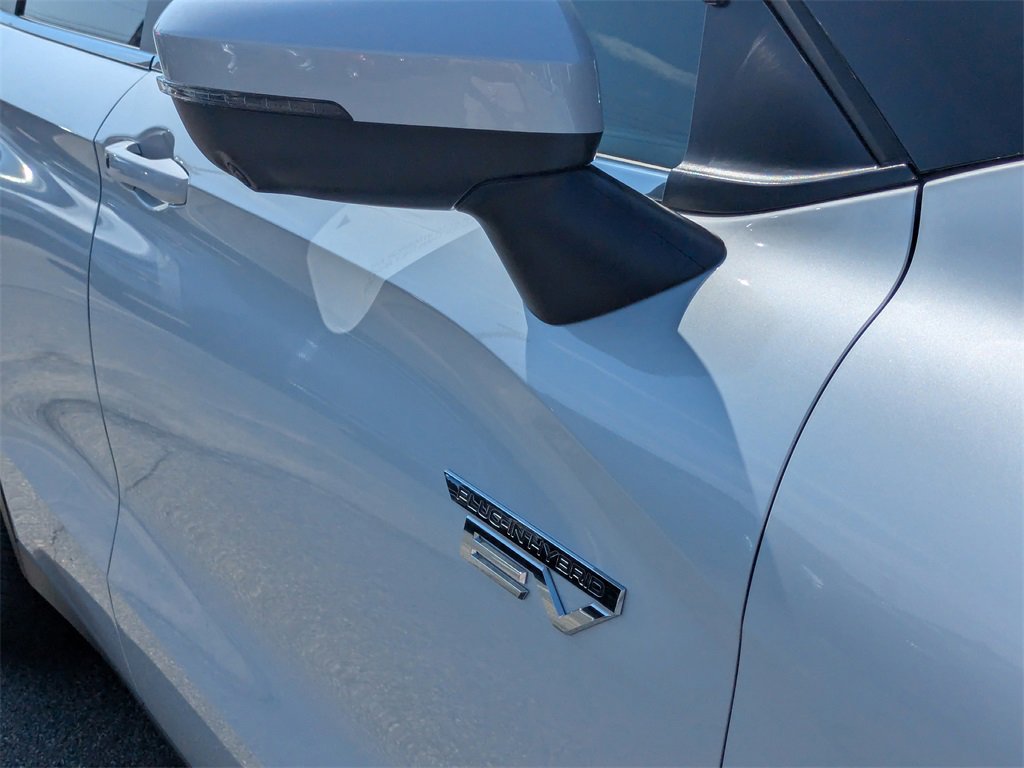 New 2025 Mitsubishi Outlander SE image 10