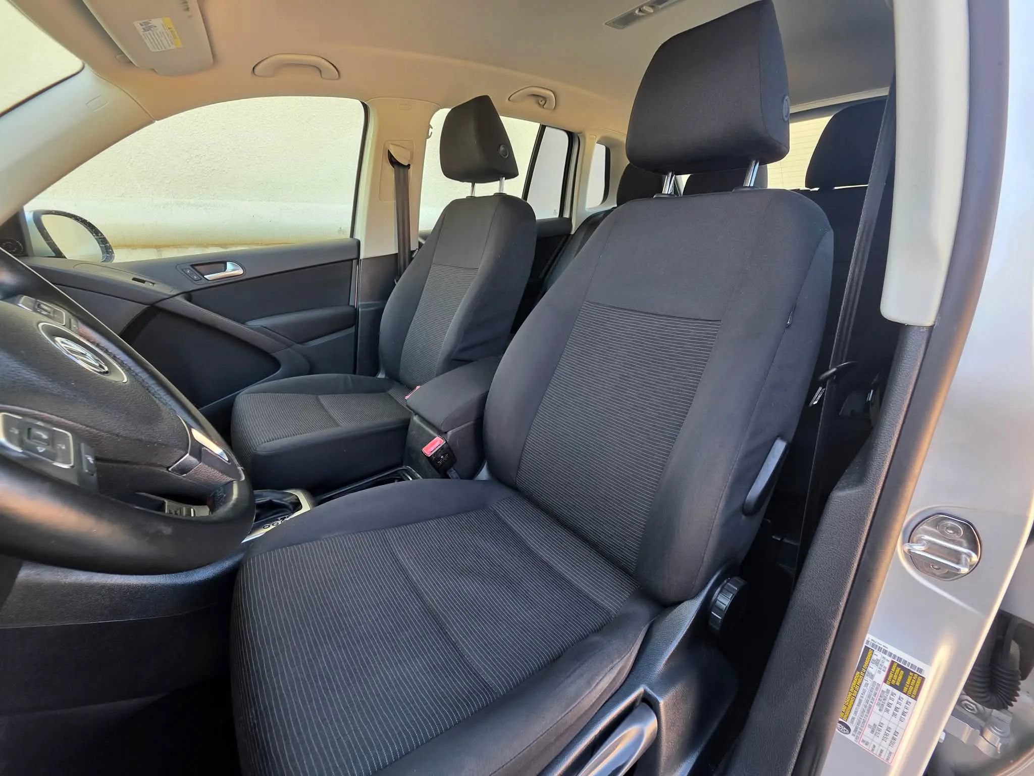 Used 2013 Volkswagen Tiguan S FWD image 11