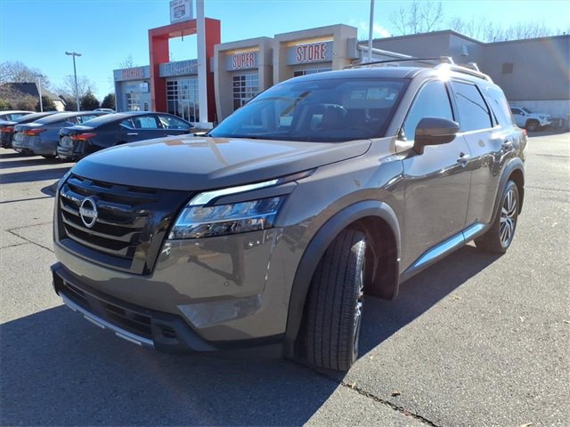 Certified 2024 Nissan Pathfinder Platinum w/ Black Appearance Package image 20