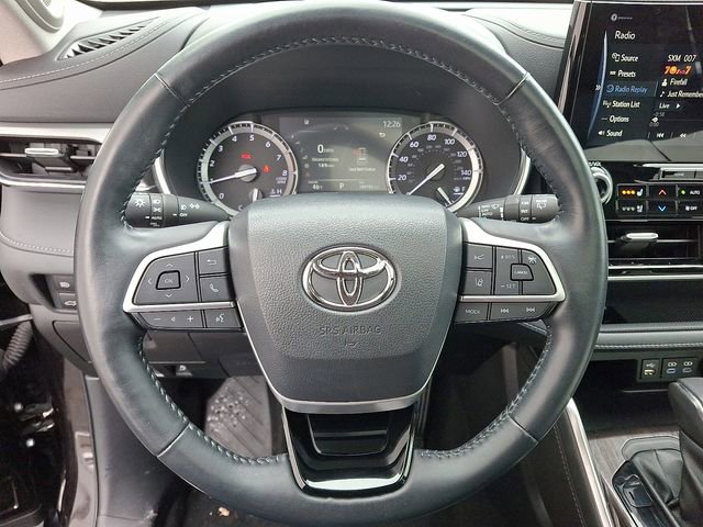 Used 2022 Toyota Highlander Platinum image 17