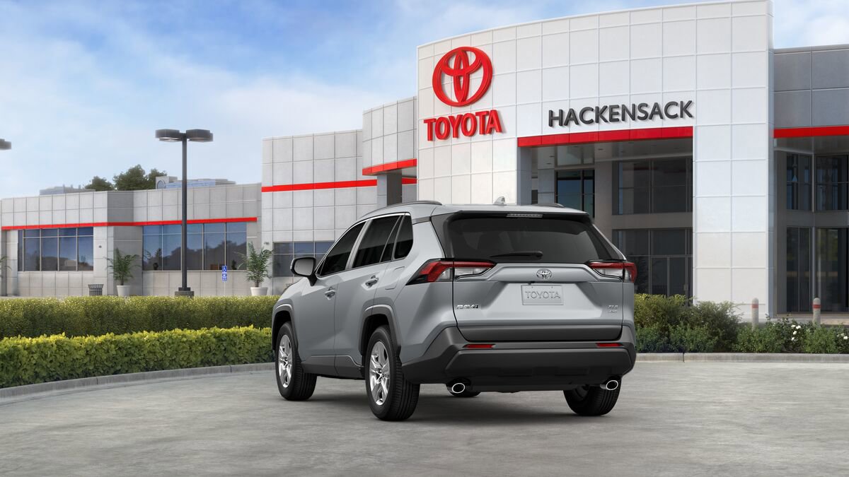 Used 2025 Toyota RAV4 XLE image 7